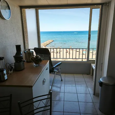 Appartement 50 M2 Climatisé En Front De Mer, à 10m